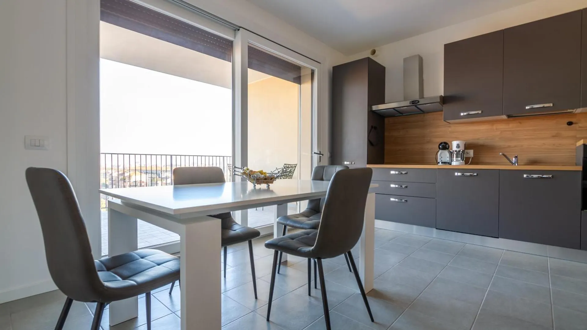 City View Apartment 15 Min From Duomo Milano 0*,  Italien